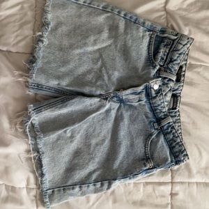 Very cute jean shorts crossover